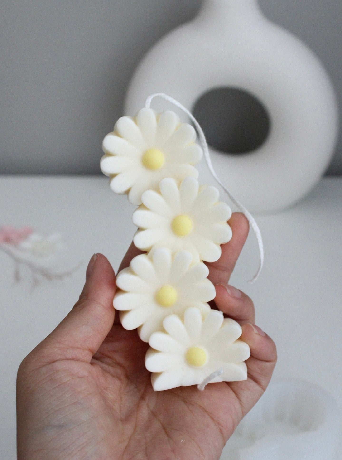 Daisy Pillar Candle